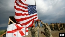 Среди реформ в военной сфере – оснащение и обучение американскими инструкторами девяти новых батальонов ВС Грузии