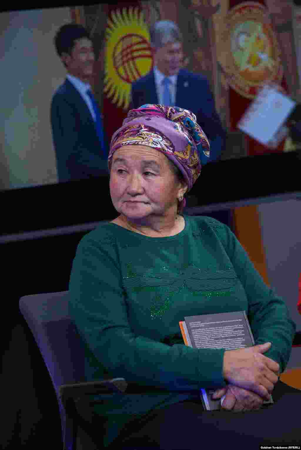 ​&laquo;С одной стороны мне больно от того, что короткая жизнь Уланбека стала книгой, но с другой стороны я рада, что, несмотря на молодость, он заслужил книгу в свою честь&raquo;. (Жыпаргуль Сариева &ndash; мать Уланбека). &nbsp;