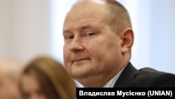 Напередодні Національне антикорупційне бюро заявило, що Миколу Чауса незаконно доставили до офісу СБУ в Києві