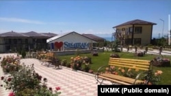 Ысык-Көл районундагы мамлекетке алынган “Симирам” эс алуу борбору. Анын мурдагы ээси Ясынжан Таировго издөө жарыяланган.