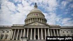 Серед тих, хто вже свідчив у Палаті представників, Віндман стане першим чиновником Білого дому, хто чув телефонну розмову, яка відбулася 25 липня між Трампом та Зеленським