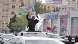 Felvonuló tömegek Bakuban: győzelmet ünnepeltek