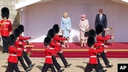 Regina Elisabeta a II a a Marii Britanii (centru) și președintele SUA, Joe Biden 