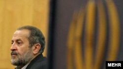 علیرضا افشار حدود دو ماه پیش از سِمت معاونت سياسی وزارت کشور برکنار شد. (عکس: مهر)