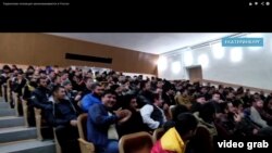 Таҷаммӯи тоҷикҳо. Акс аз навори «Новый регион»