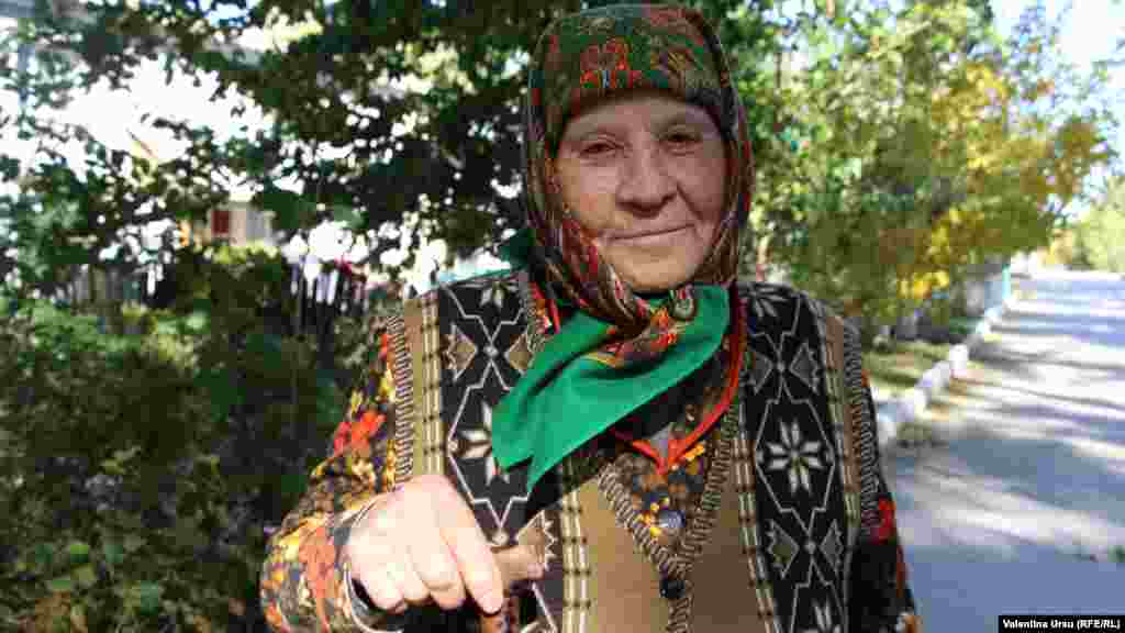 Moldova - people in Cupcini town