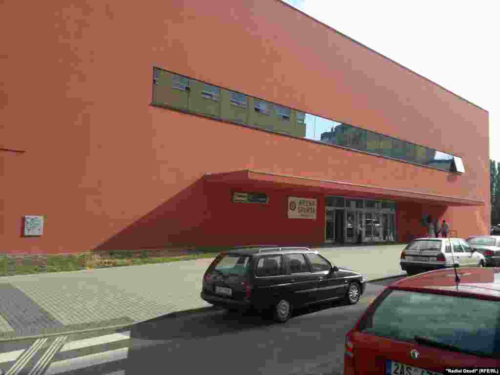 Бинои варзишгоҳ