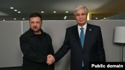 Казакстан менен Украинанын президенттери Нью-Йоркто БУУнун Башкы ассамблеясы маалында жолугушту. 22-сентябрь, 2025-жыл. 