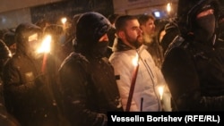 Участниците в Луковмарш пред дома на генерал Христо Луков в София, 13 февруари 2021 г.