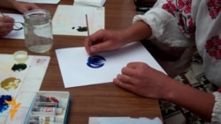 Творчі секрети відомої майстрині петриківського розпису