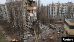 Міністерство внутрішніх справ додає, що пошукова операція на місці удару триває