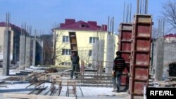 Одним из главных предметов коррупционного скандала является завышение сметной стоимости строящихся коттеджей