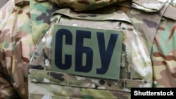 Джерело в СБУ, зокрема, посилається на відео та повідомлення місцевих жителів, які свідчать про детонацію та пожежі на території російських складів