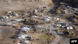 Былтыр күзүндө Алайдын Нура айылындагы катуу зилзаладан үйлөрдүн дээрлик баары кыйрап, кеминде 74 адам мүрт кеткен