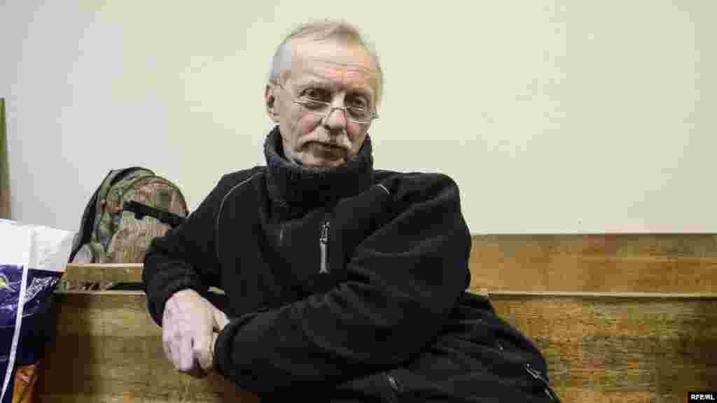 Ігор Сіренко, 60 років, науковий співробітник в лабораторії університету імені Тараса Шевченка, Київ: &laquo;Для мене наша акція &ndash; це продовження Майдану. Не всі цілі Майдану були досягнуті, необхідно дотискати, зокрема, покарати винних&raquo;.