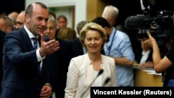 Урсула фон дер Лайен с водещия кандидат на ЕНП Манфред Вебер