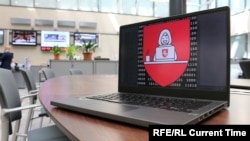 "Киберпартизандар" хакерлер тобунун эн белгиси. 