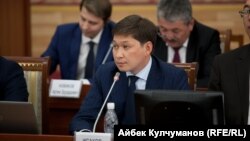 Премьер-министр КР Сапар Исаков.