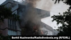 Киевдеги чабуулдан жабыркаган үй.