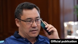 Садыр Жапаров Айсулуу Тыныбекованы куттуктаган учуру. 