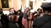 Câteva sute simpatizanți ai fostului președinte Donald Trump din miile de protestatari au luat Capitoliu, clădirea Congresului SUA, exact când Legislativul se adunase ca să valizede alegerea noului președinte, la 6 ianuarie 2021. Investigația Congresului a început în iulie. 