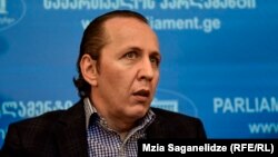 В «Европейской Грузии» отметили, что при наличии политической воли прокуратура вполне сможет «установить сомнительные связи парламентского секретаря президента»