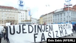 Kolona antiifašista prosvjeduje protiv desničaskog okupljanja, Zagreb, 13.travnja 2012