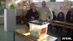 Избори 2016 - гласање во Битола - дедо