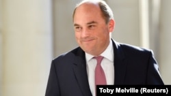 За словами Бена Воллеса, британський флот не планує відмовлятися від переходів територіальними водами України через інцидент із росіянами