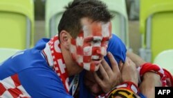 Razočarenje navijača nakon što je Hrvatska ispala iz daljnjeg takmičenja na Euru, lipanj 2012.