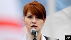 Maria Butina speaking at a rally in support of the legalization of handguns in Moscow in 2013
