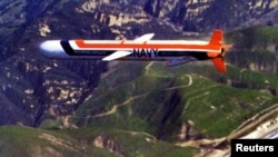 Американська ракета Tomahawk в польоті