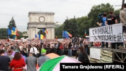 La unul din protestele în masă din vară, organizate de Platforma Civică DA