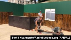 Кличко сказав журналістам, що дав вказівку службам благоустрою все прибрати (Київ, 17 серпня 2021 року)