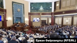 Казакстан парламентинин эки палатасынын биргелешкен жыйыны. 15-июнь, 2018-жыл.