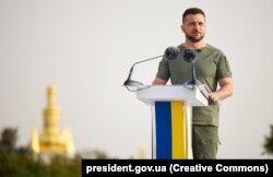 Președintele Ucrainei, Volodimir Zelenski, de Ziua Drapelului, în centrul capitalei Kiev, 23 august 2022.