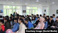 Кыргыз лидерлер академиясынын угуучулары