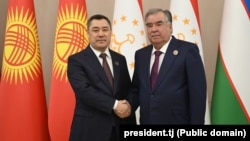 Садыр Жапаров и Эмомали Рахмон. Архивное фото