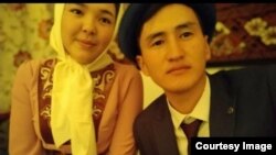 Айбек Алмазов и Айдай Токтогул кызы.