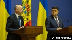 Pavel Filip și Vladimir Groisman, Kiev, 13 februarie 2017.