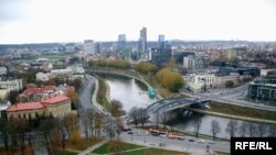 После распада СССР Литва последовательно добивалась интеграции в североатлантические и европейские структуры, пытаясь резко порвать не только с советским прошлым, но и постсоветским настоящим