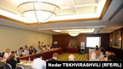 Вопрос финансирования политических партий, изучением которого занимались фонд «Открытое общество - Грузия» и организация «Международная прозрачность - Грузия», накануне презентации их доклада стал одним из самых острых в грузинской политике