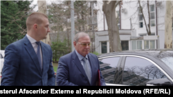 Посол Російської Федерації в Кишиневі Олег Озеров (праворуч) викликаний до Міністерства закордонних справ Республіки Молдова, 31 березня 2025 року