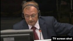 Manojlo Milovanović tokom svjedočenja 19.9.2013.