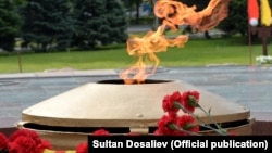 Жеңиш аянтындагы Өчпөс от.