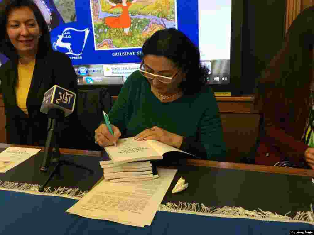 Гульсифат Шахиди - супруга композитора последние годы прославилась в качестве писательницы