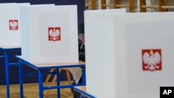 Qendra votimi në Poloni.