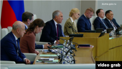 Законопроєкти були внесені до Держдуми Росії у березні й ухвалені в надшвидкому режимі менш ніж за місяць