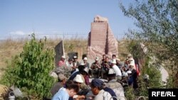 Аксы курмандыктарына тургузулган эстелик