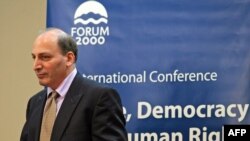 The main architect of the new document, Iranian writer and philosopher Ramin Jahanbegloo, has been living outside of Iran since 2006. (file photo)